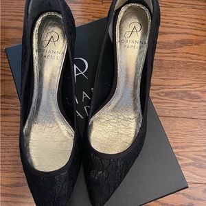Adrianna Papell Lois Lace Pointed Toe black size 7.5